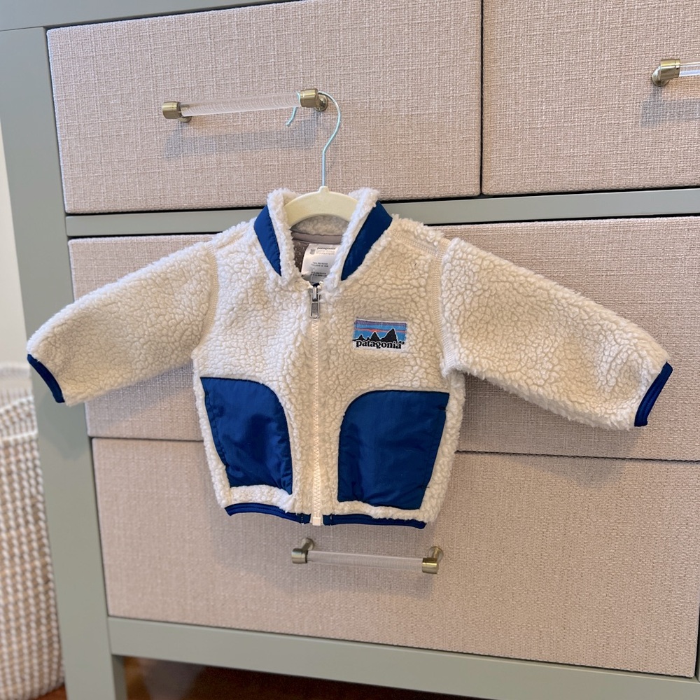 Patagonia baby retro pile jacket size 3 months EUC retails $80 - unisex so cute!